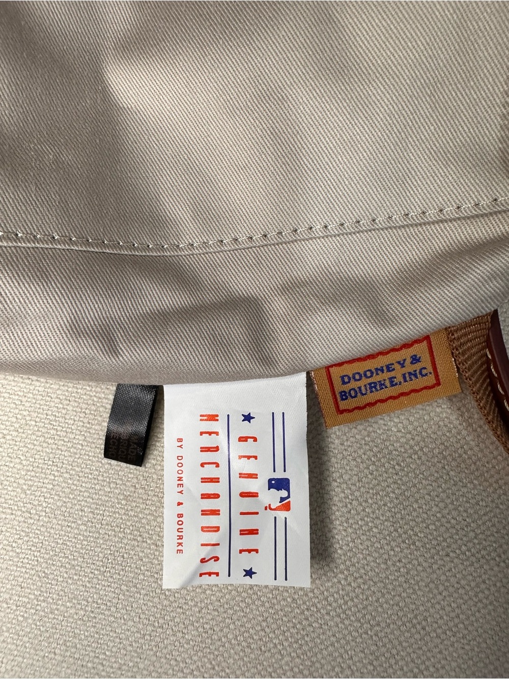 Dooney & Bourke Women's MLB Minnesota Twins Suki Crossbody Bag - Picture 10 of 16
